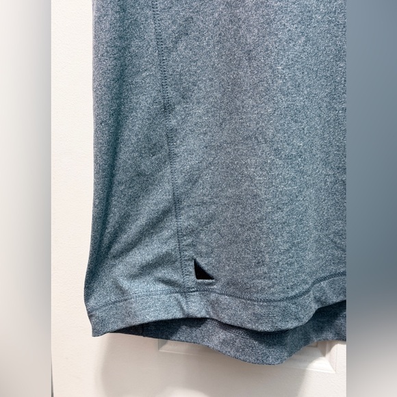 UNTUCKit Men's Blue Performance Tee Shirt Size Large - Picture 3 of 5